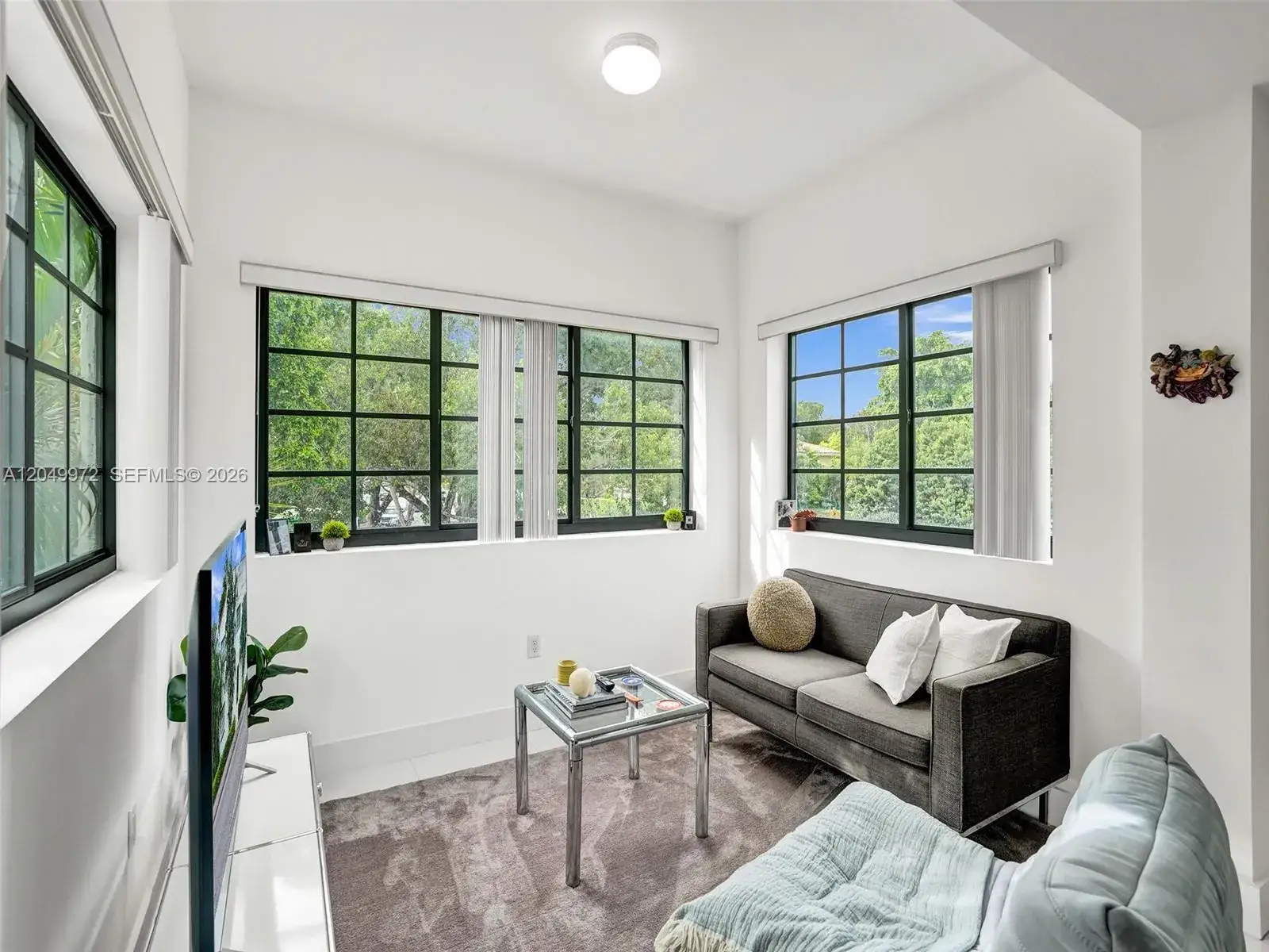 2 bedroom 1 bath Residential Lease for rent at 1901 S Le Jeune Rd # 3, Coral Gables FL 33134