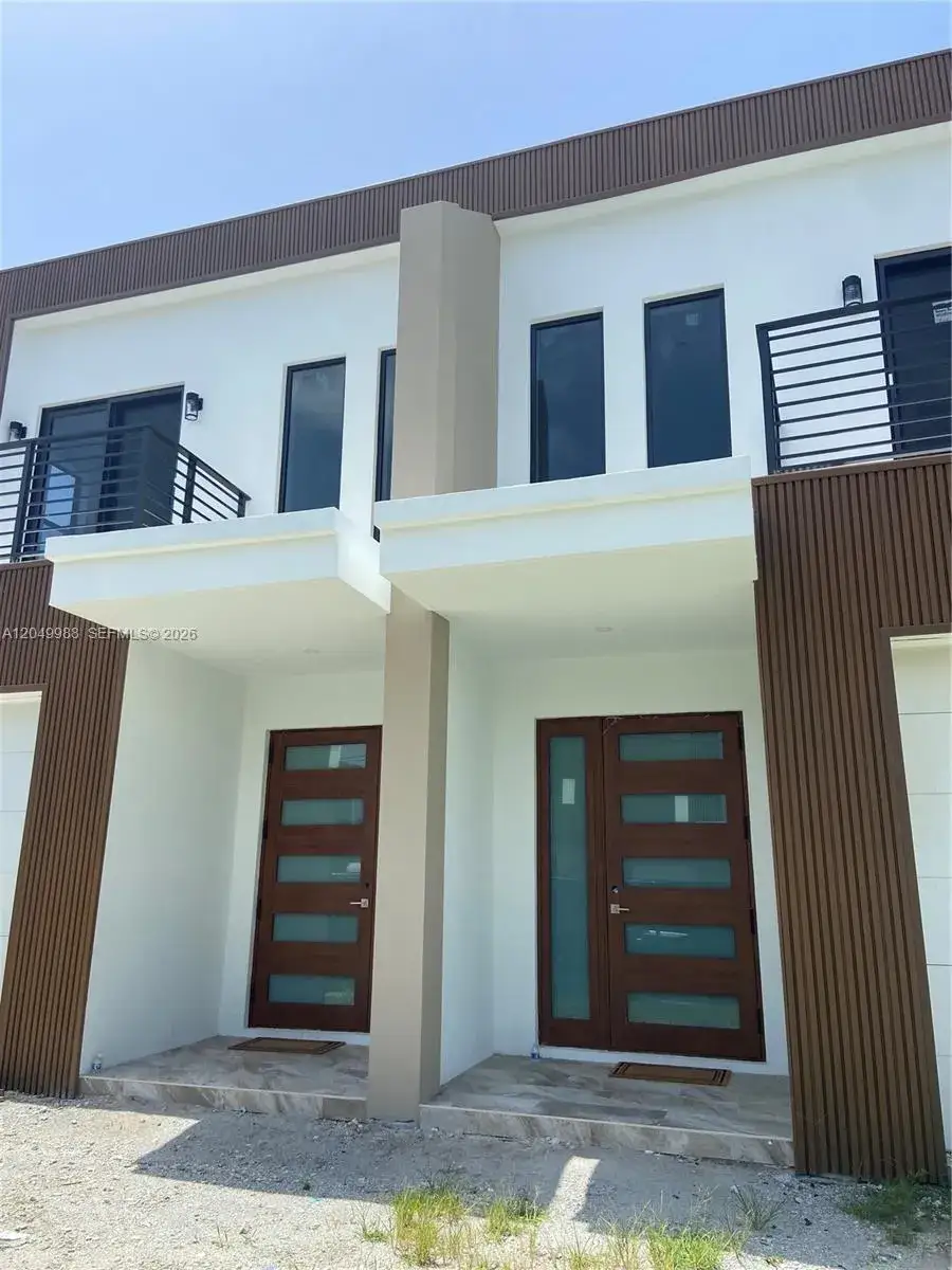 3 bedroom 3 bath Residential for sale at 3730 SW 28th St, Miami FL 33134