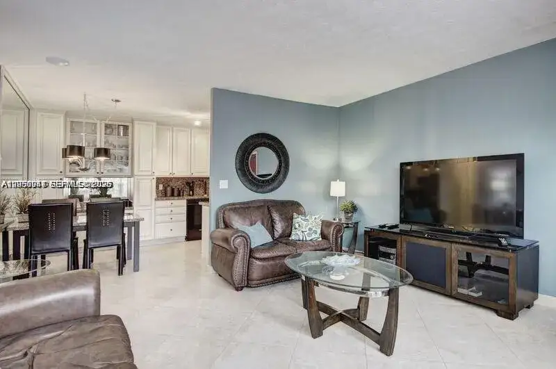 2 bedroom 2 bath Residential Lease for rent at 221 SE 9th Ave # 112, Pompano Beach FL 33060