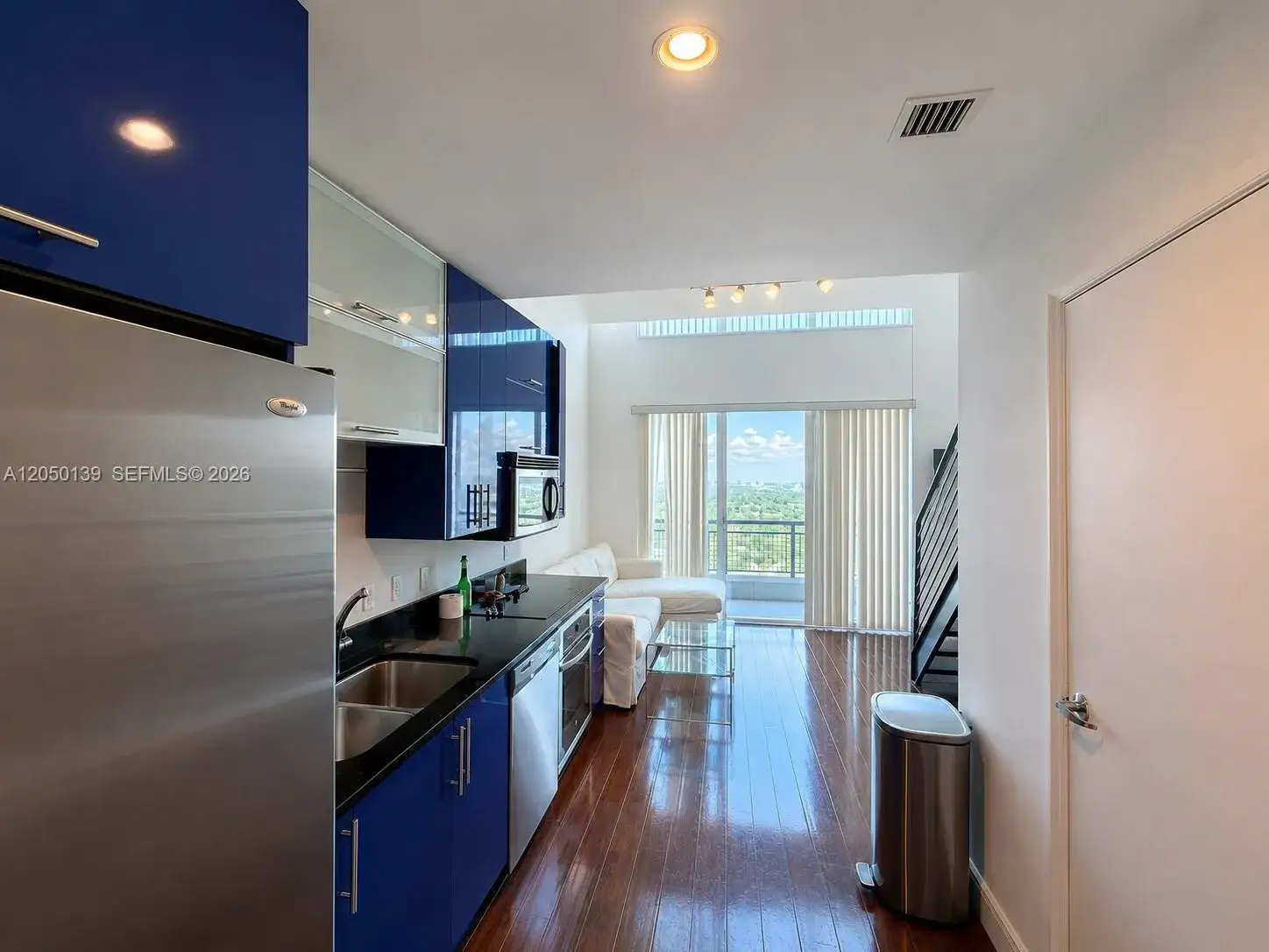 1 bedroom 1 bath Residential Lease for rent at 60 SW 13th St # 2613, Miami FL 33130