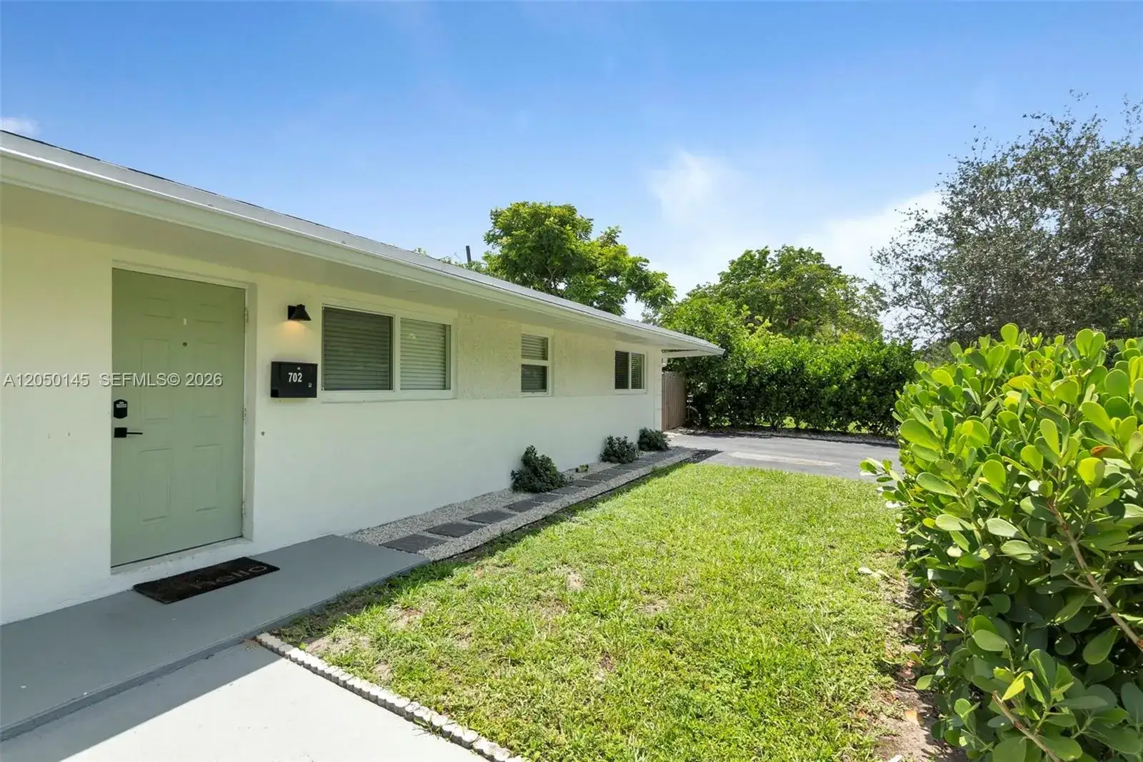 3 bedroom 2 bath Residential Lease for rent at 702 NW 18th St # 2, Fort Lauderdale FL 33311