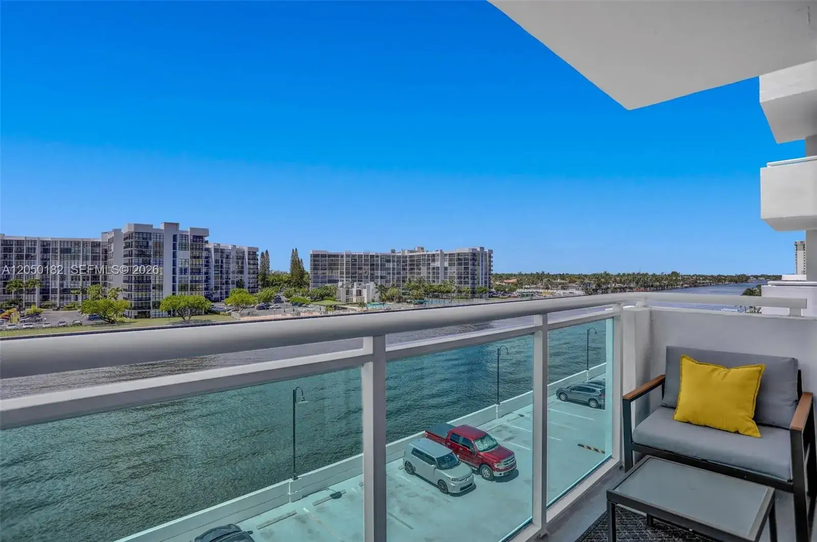 1 bedroom 1 bath Residential Lease for rent at 3000 S Ocean Dr, Hollywood FL 33019
