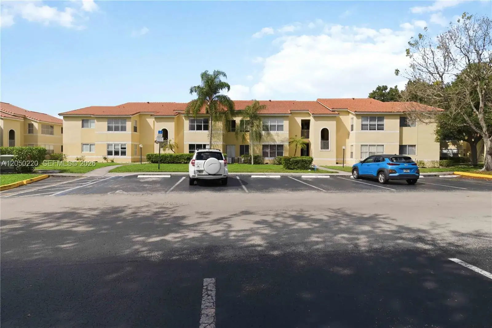 1 bedroom 1 bath Residential for sale at 12760 Vista Isles # 724, Sunrise FL 33325