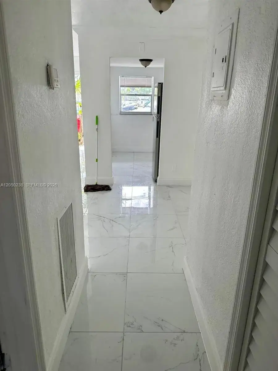 1 bedroom 1 bath Residential Lease for rent at 7101 SW 89th Ct # 104, Miami FL 33173