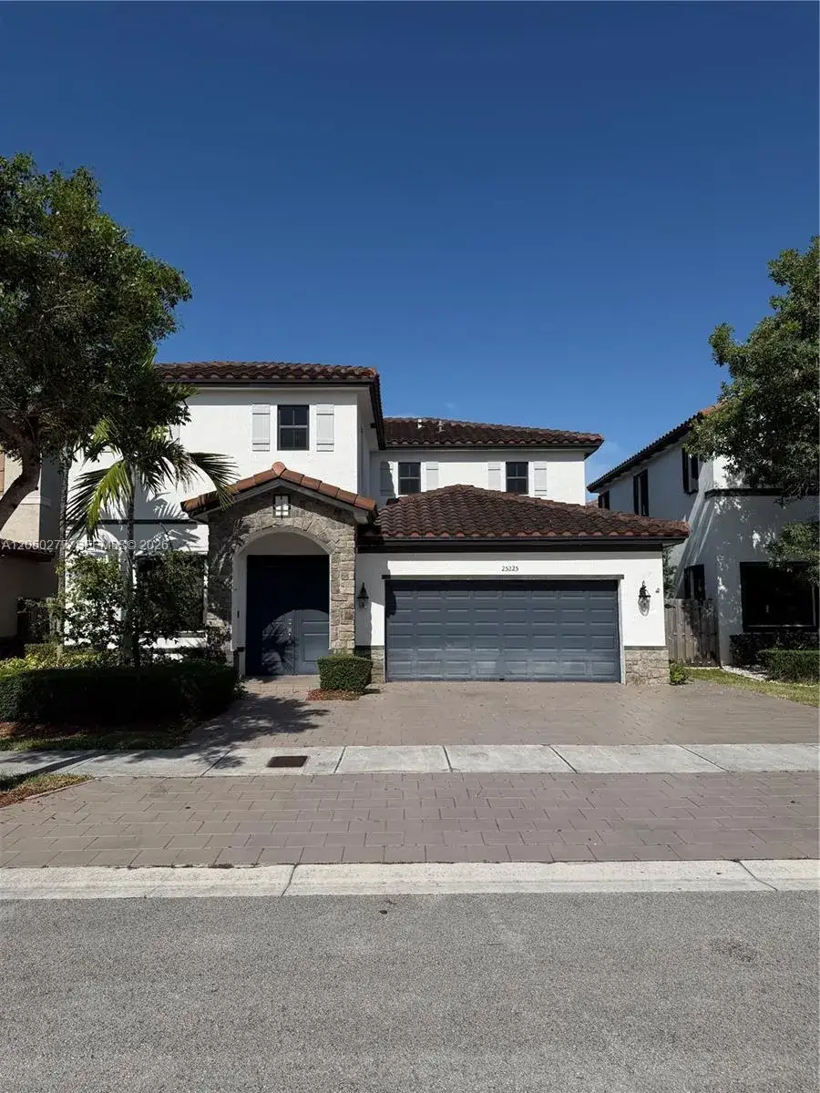 4 bedroom 2 bath Residential Lease for rent at 25225 SW 118th Ave # 25225, Homestead FL 33032