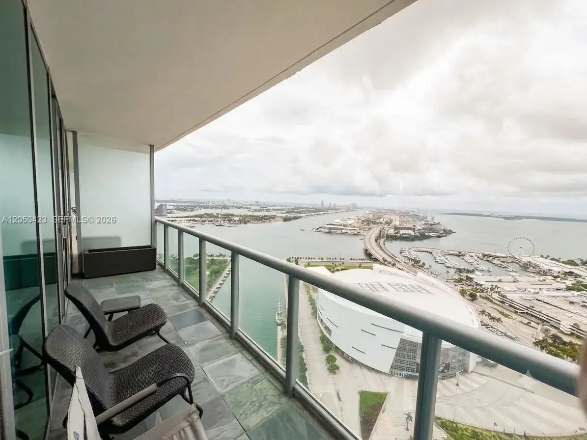 2 bedroom 2 bath Residential Lease for rent at 888 Biscayne Blvd # 4005, Miami FL 33132