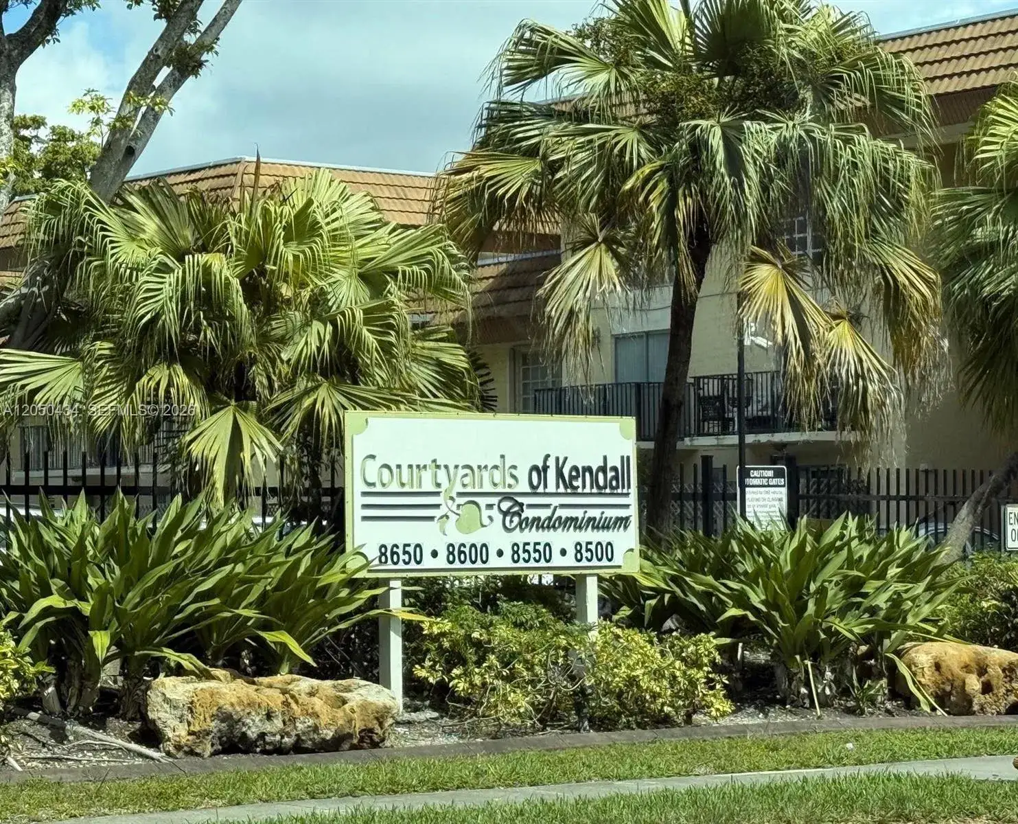 3 bedroom 2 bath Residential for sale at 8600 SW 109th Ave # 112, Miami FL 33173