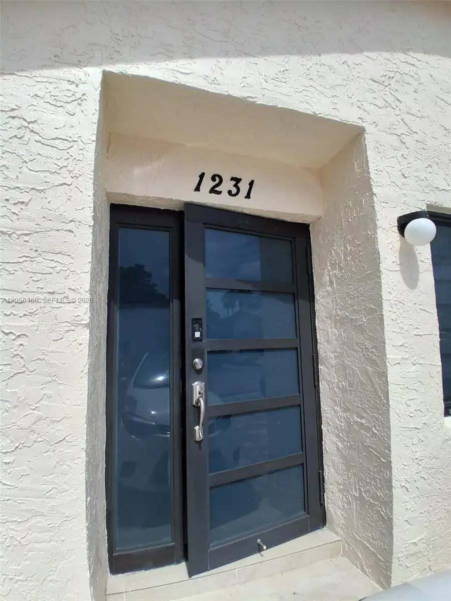 1 bedroom 1 bath Residential Lease for rent at 1231 SW 136th Pl # A, Miami FL 33184