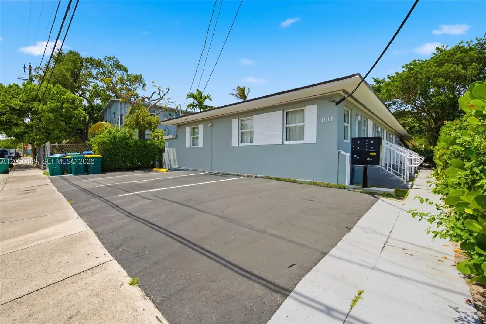 1 bedroom 1 bath Residential Lease for rent at 101 NW 74th St # 1, Miami FL 33150