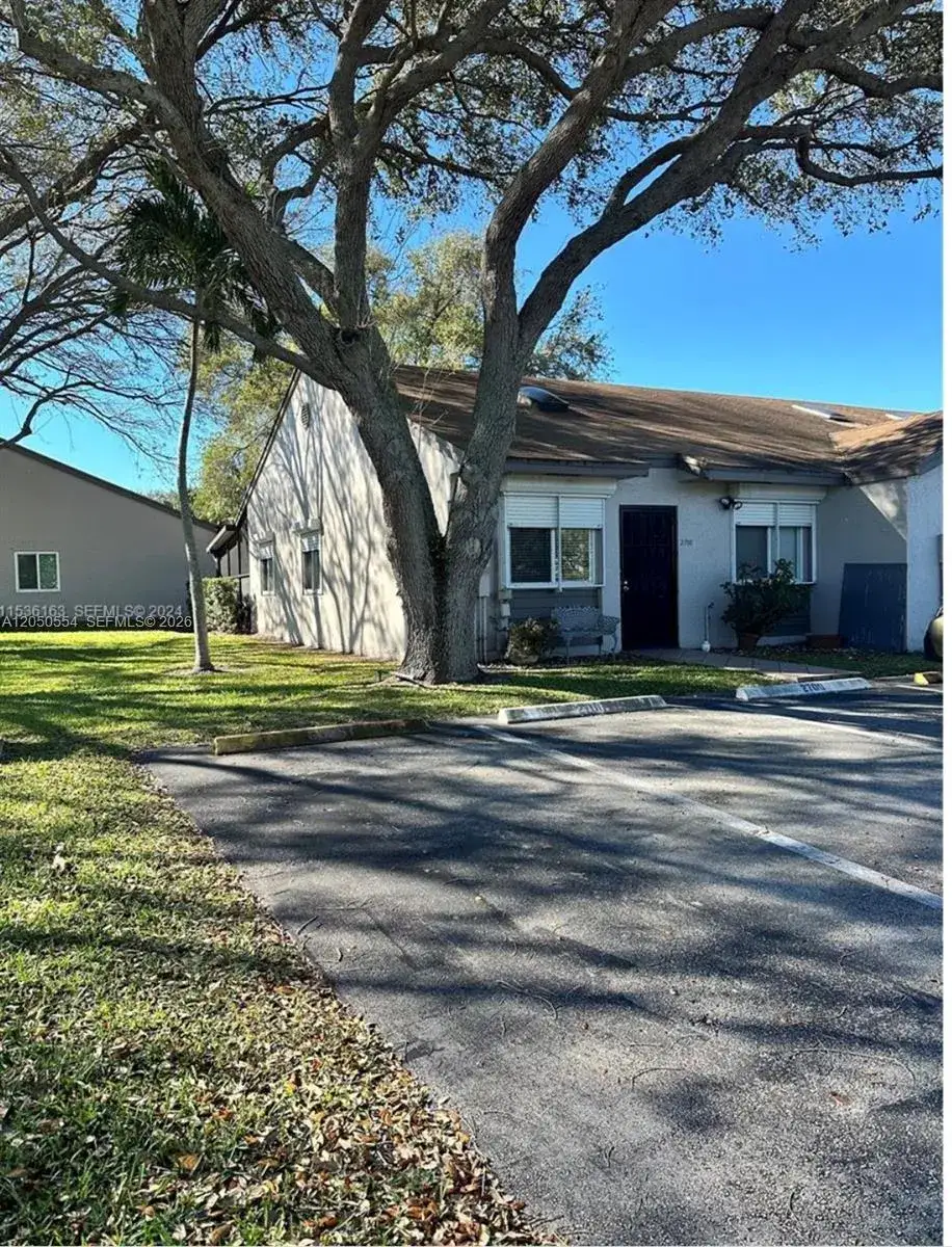 2 bedroom 2 bath Residential Lease for rent at 2700 SW 55th St # 1, Dania Beach FL 33312
