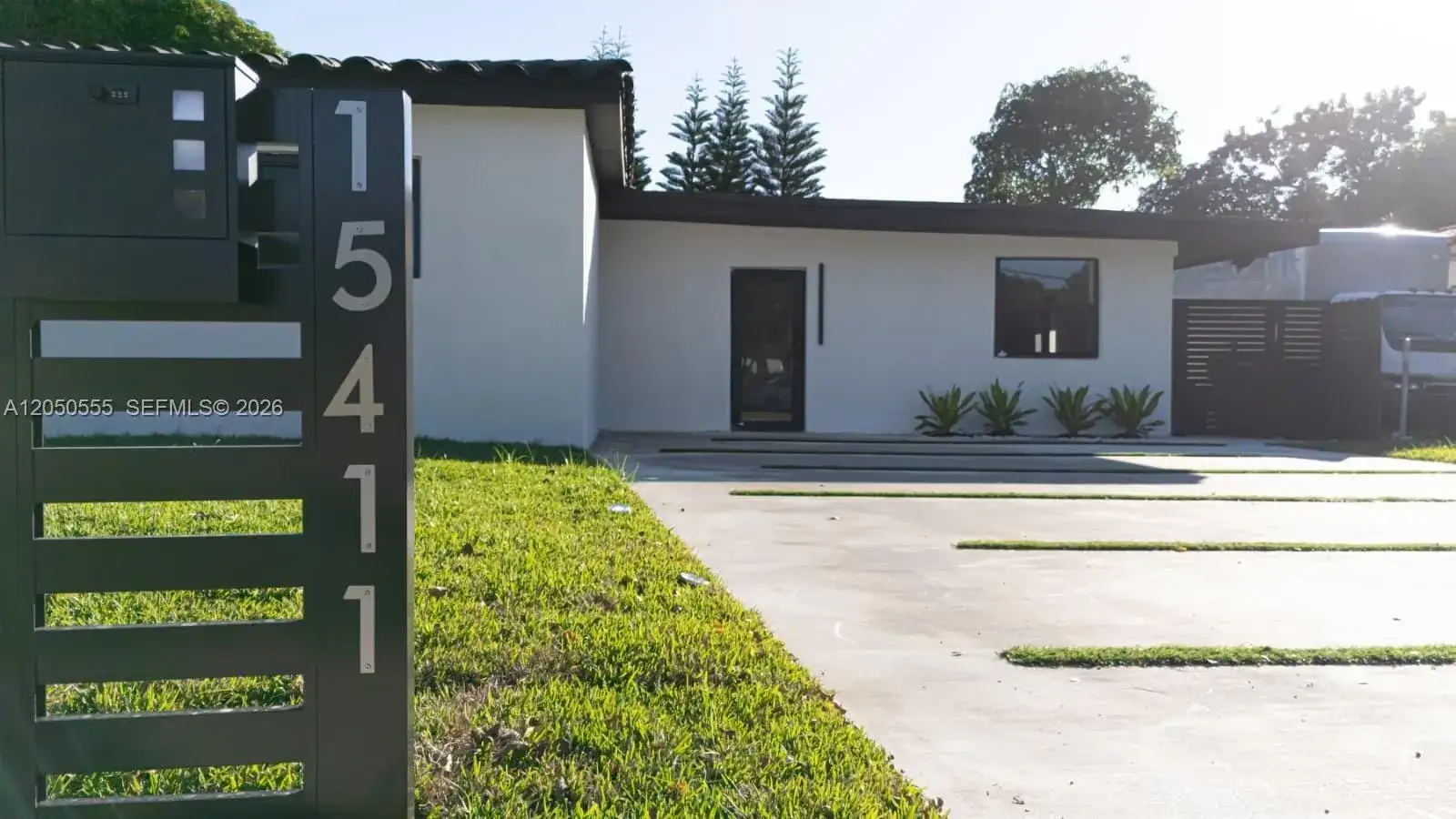 4 bedroom 3 bath Residential for sale at 15411 NE 10th Ave, North Miami Beach FL 33162