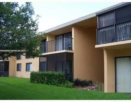 1 bedroom 1 bath Residential Lease for rent at 5841 Washington St # 60, Hollywood FL 33023