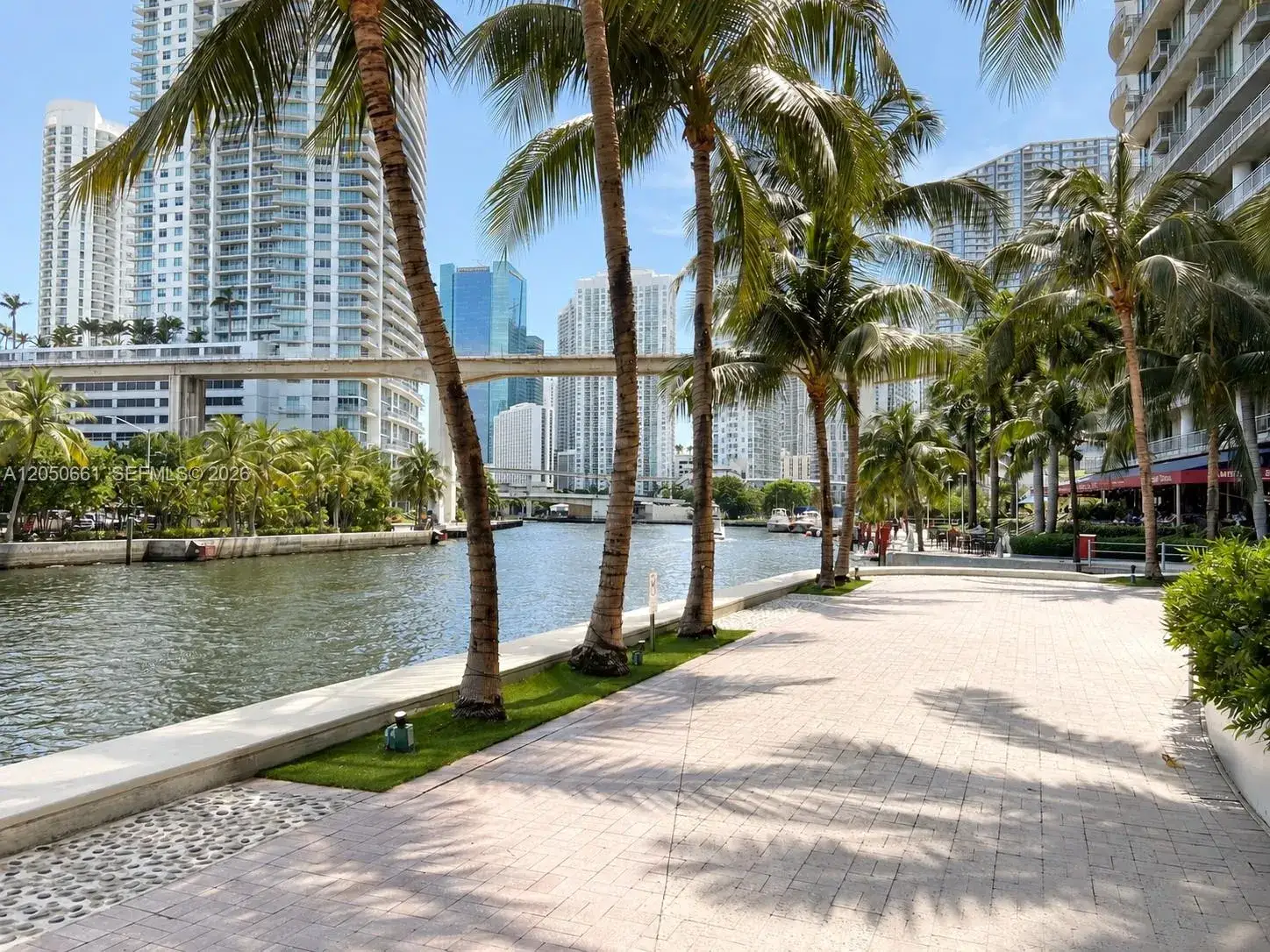 1 bedroom 1 bath Residential for sale at 185 SW 7th St # 3704, Miami FL 33130