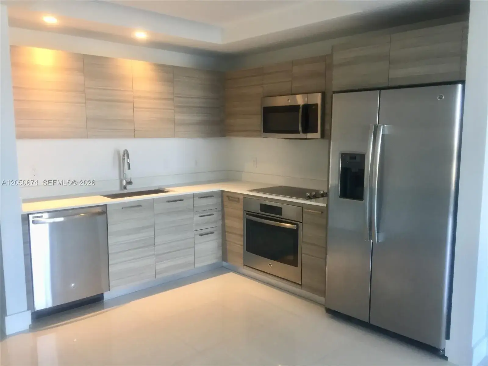 1 bedroom 1 bath Residential for sale at 121 NE 34th St # 912, Miami FL 33137