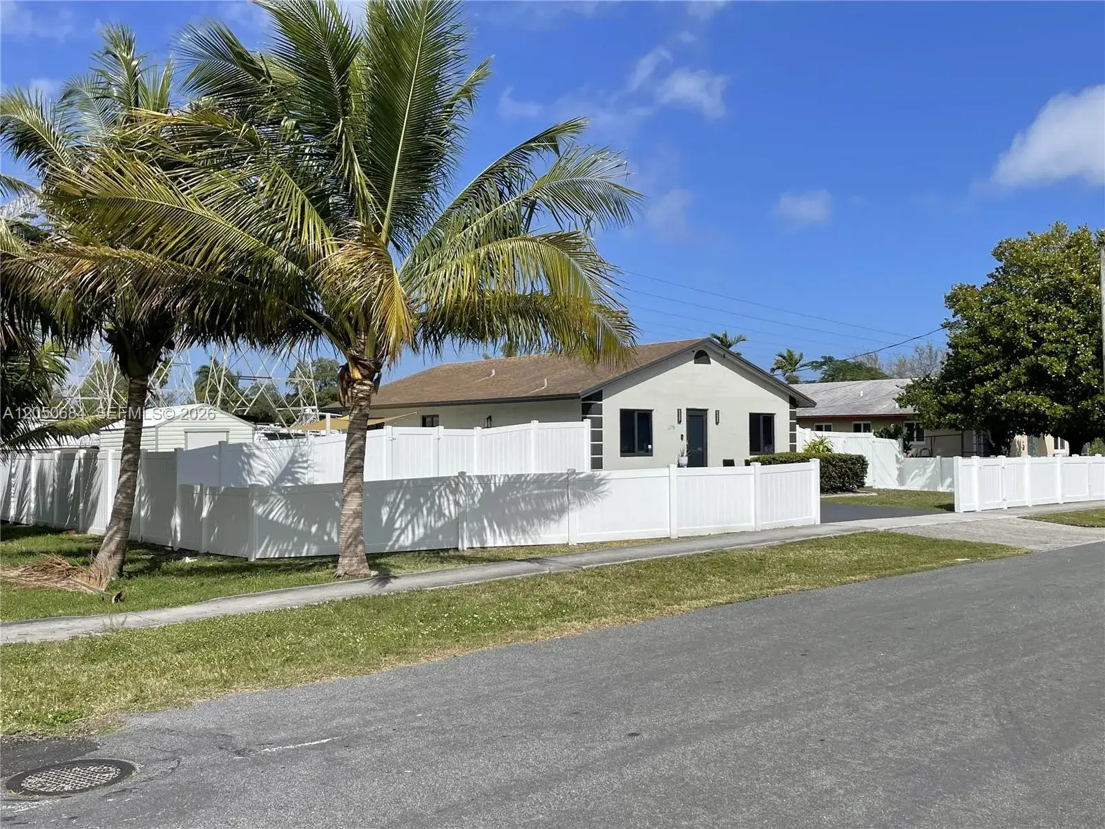 3 bedroom 1 bath Residential Lease for rent at 1370 NW 3rd St, Dania Beach FL 33004