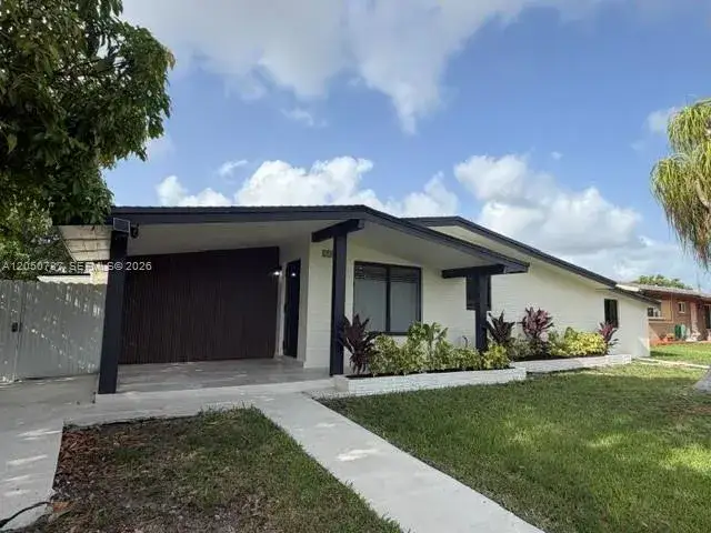 5 bedroom 3 bath Residential for sale at 11952 SW 176th Ter, Miami FL 33177
