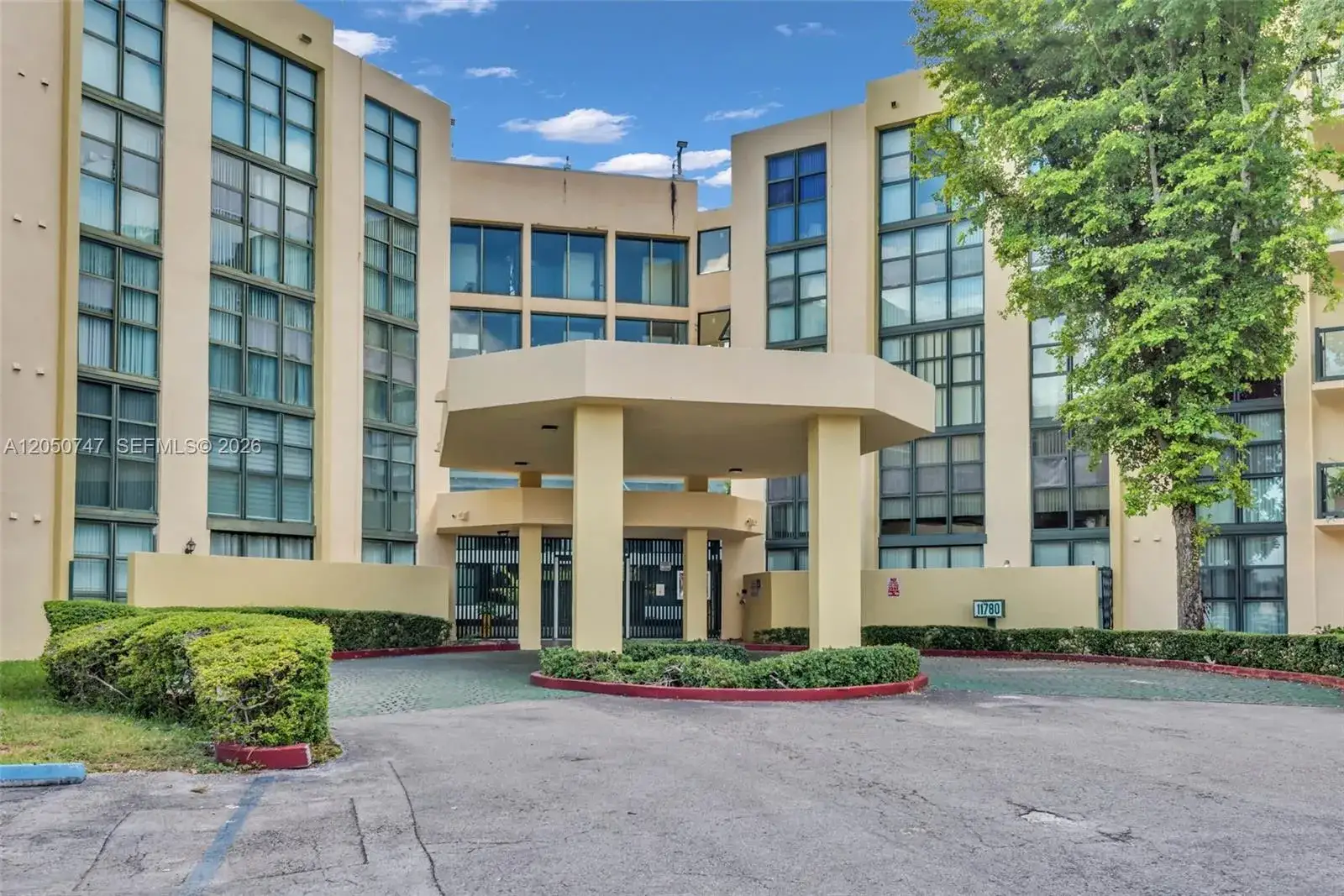 2 bedroom 2 bath Residential for sale at 11780 SW 18th St # 2, Miami FL 33175