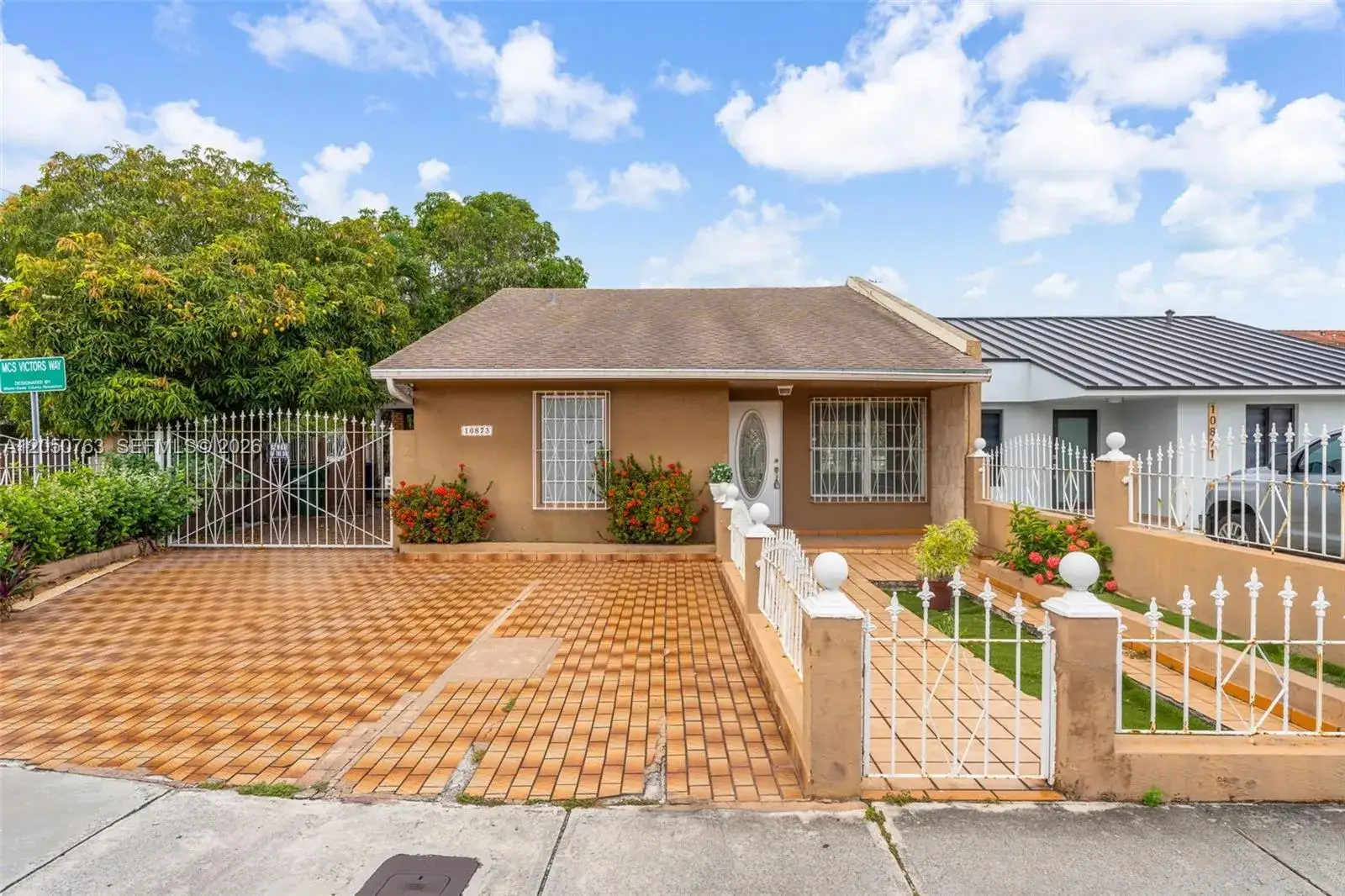 2 bedroom 2 bath Residential for sale at 10873 NW 1st Ln # 10873, Miami FL 33172