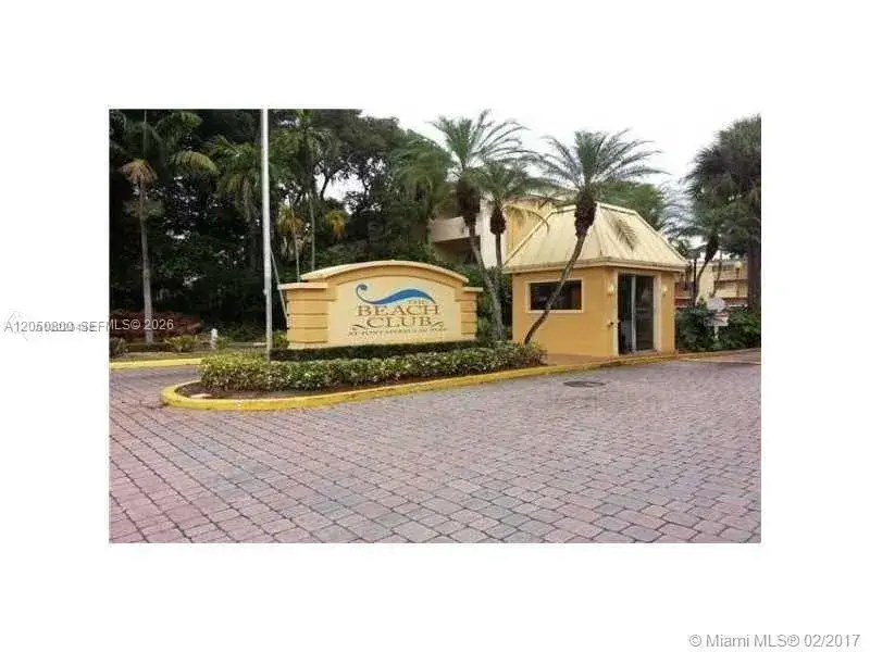 2 bedroom 2 bath Residential Lease for rent at 9375 Fontainebleau Blvd # L207, Miami FL 33172