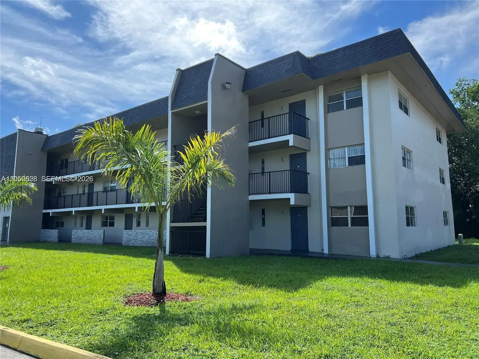2 bedroom 2 bath Residential for sale at 8000 Fairview Dr # 301, Tamarac FL 33321