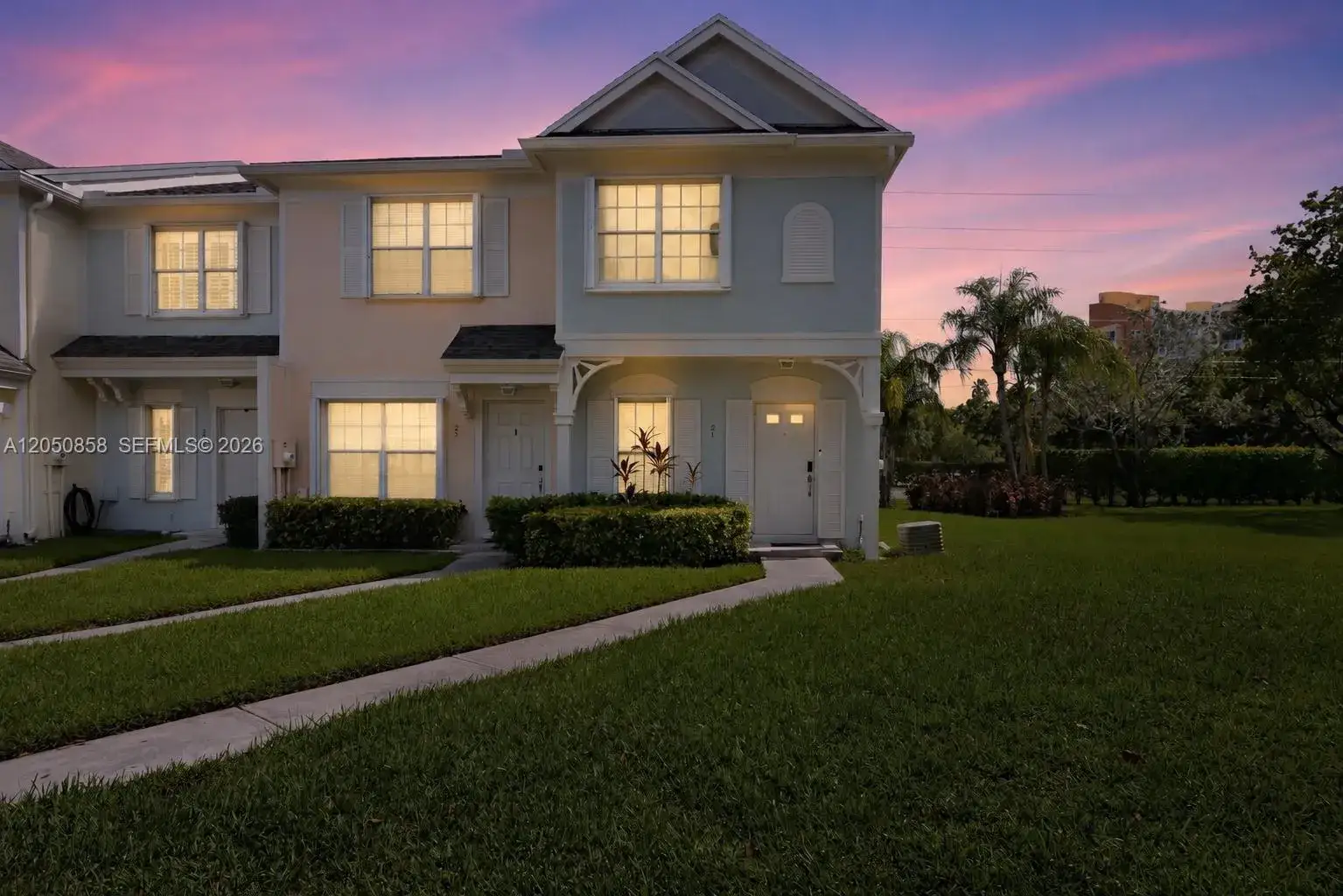 2 bedroom 2 bath Residential for sale at 21 Simonton Cir, Weston FL 33326