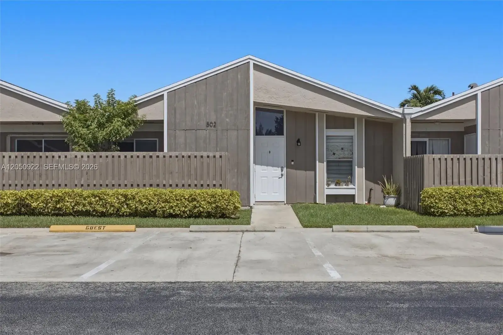 3 bedroom 2 bath Residential for sale at 502 Woodgate Cir # B, Sunrise FL 33326