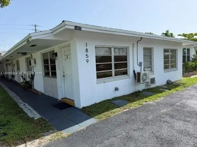 1 bedroom 1 bath Residential Lease for rent at 1859 Wiley St # 3, Hollywood FL 33020