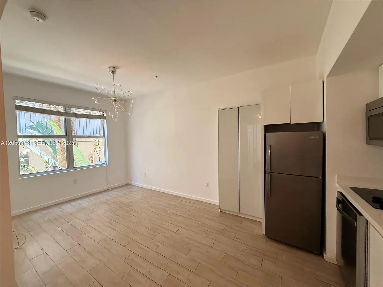1 bedroom 1 bath Residential Lease for rent at 1611 Meridian Ave # 202, Miami Beach FL 33139