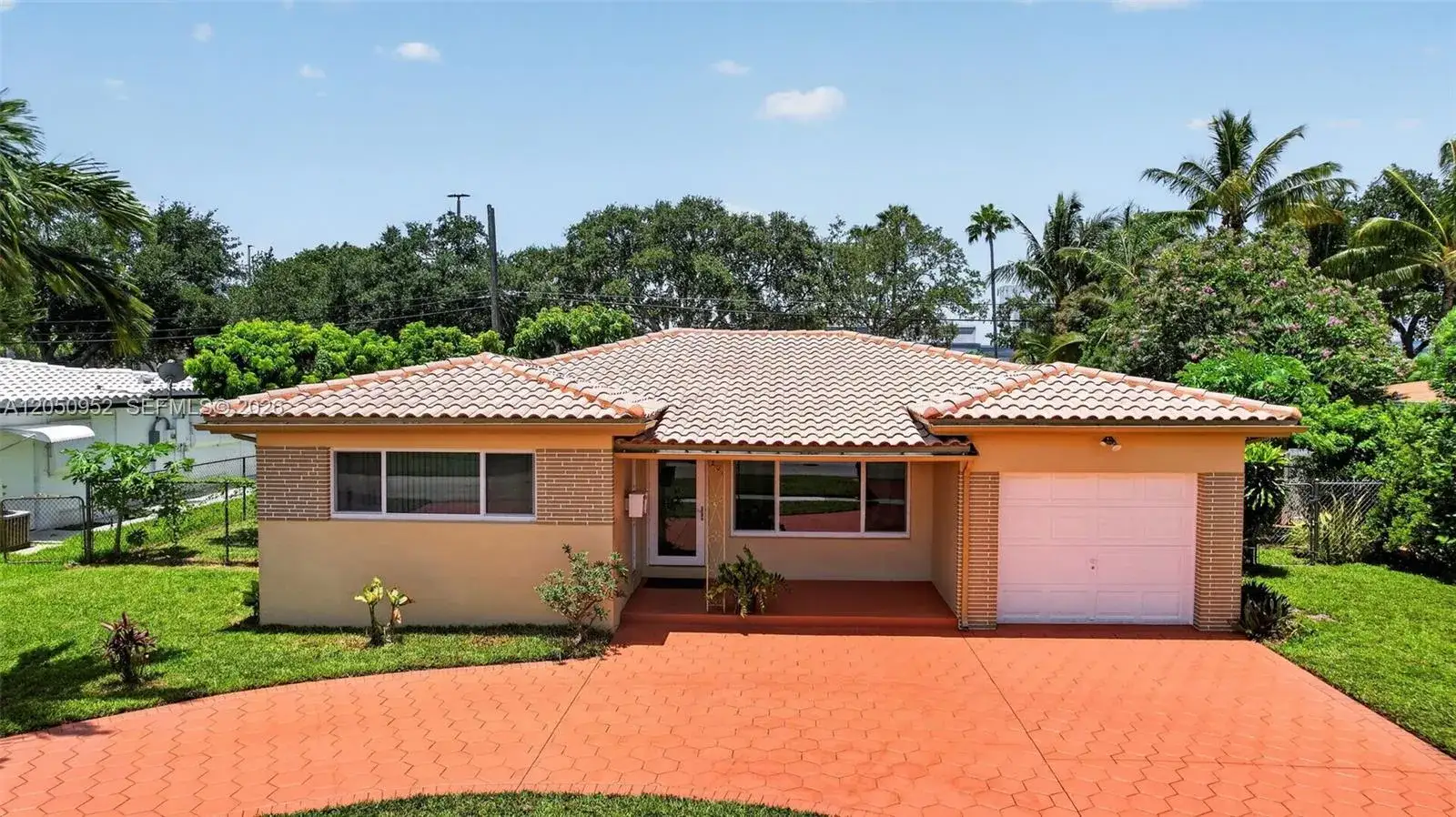 3 bedroom 2 bath Residential for sale at 206 N 32nd Ave, Hollywood FL 33021