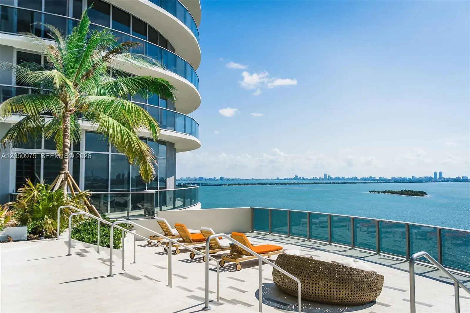 1 bedroom 1 bath Residential Lease for rent at 488 NE 18th St # 2002, Miami FL 33132