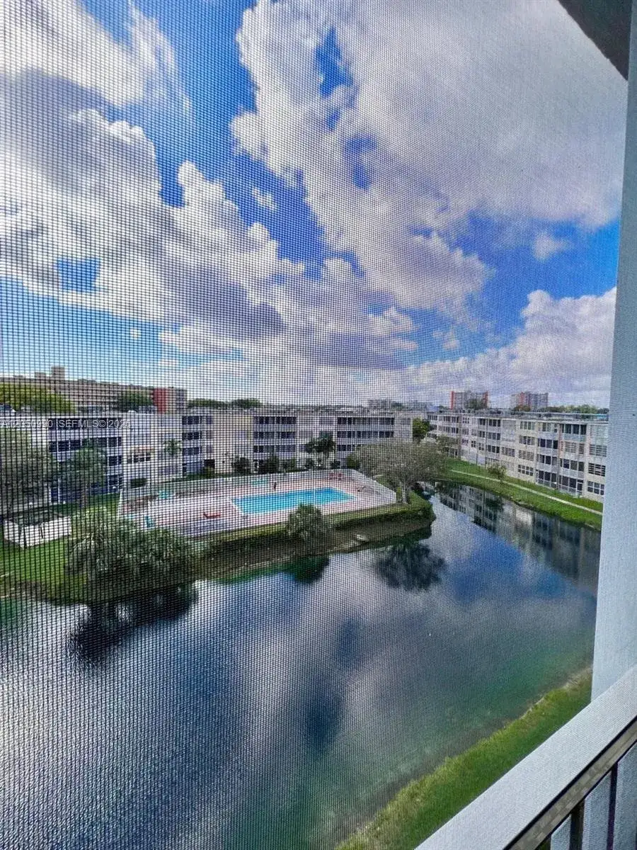 2 bedroom 2 bath Residential Lease for rent at 1700 NE 191st St # 508, Miami FL 33179