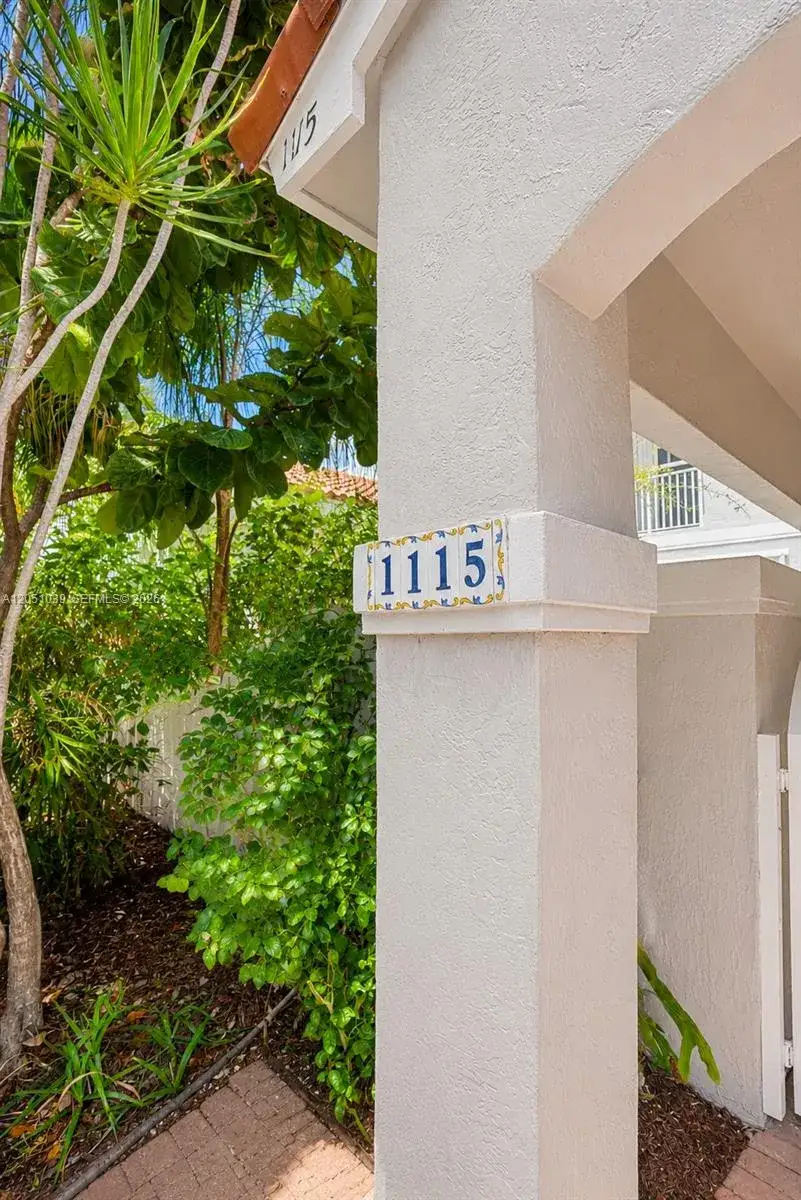 3 bedroom 2 bath Residential for sale at 1115 Weeping Willow Way, Hollywood FL 33019