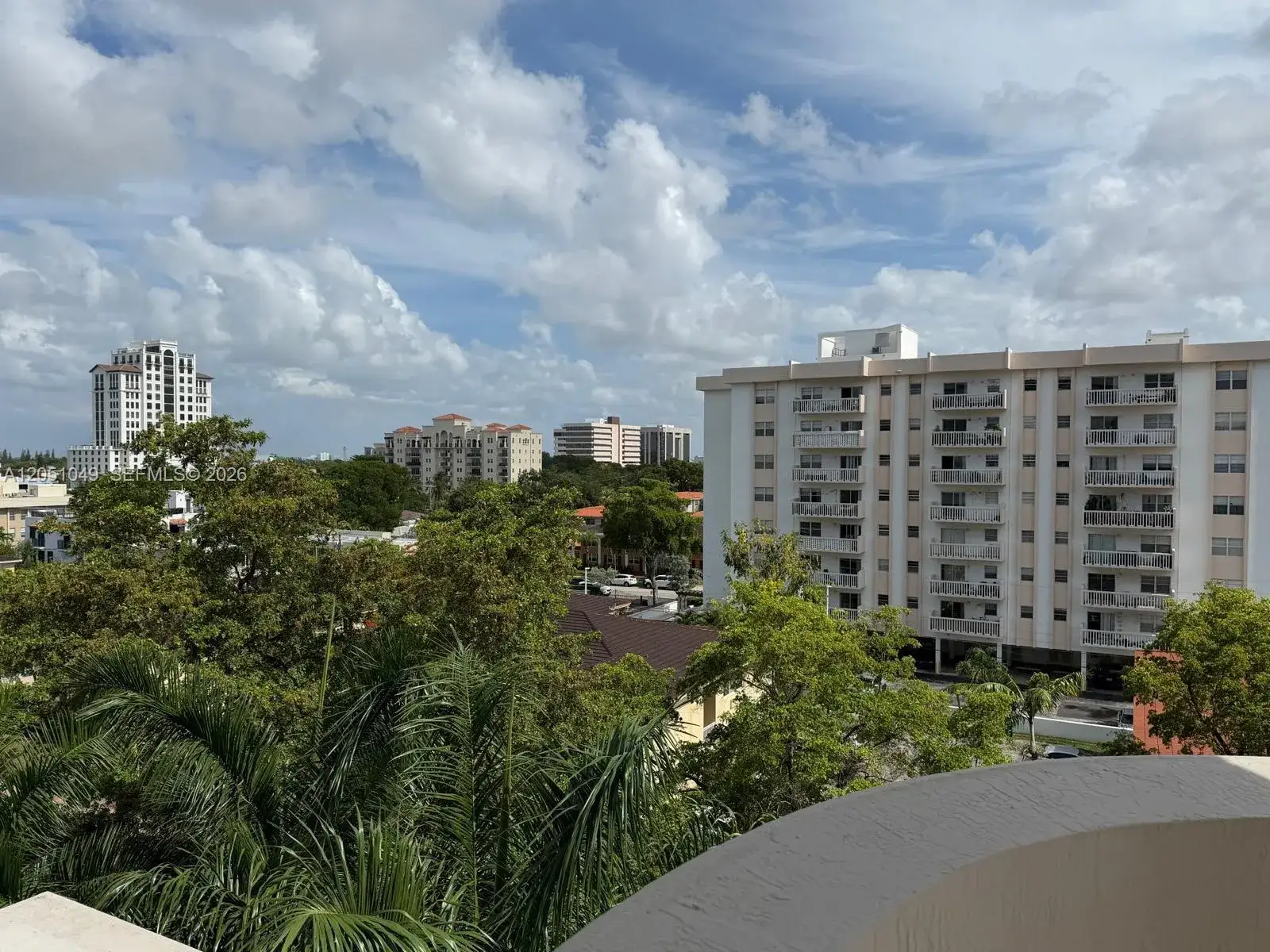 1 bedroom 1 bath Residential Lease for rent at 50 Menores Ave # 518, Coral Gables FL 33134