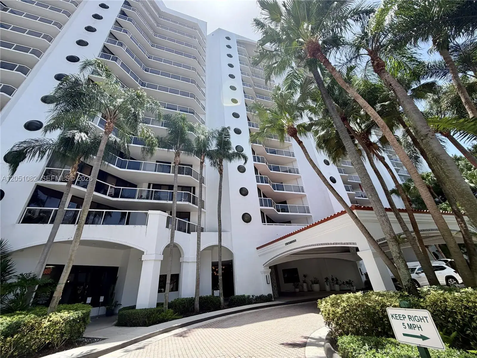 2 bedroom 2 bath Residential Lease for rent at 3610 Yacht Club Dr # 602, Aventura FL 33180