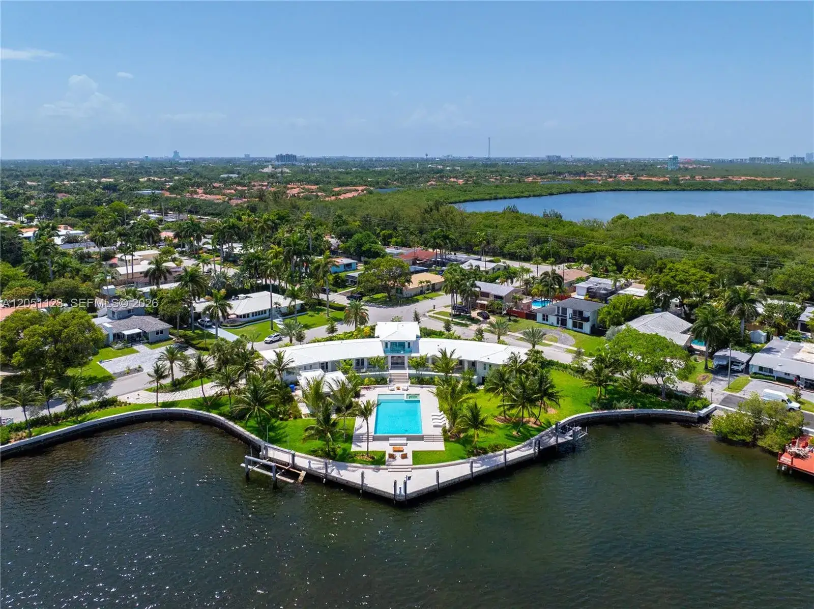 5 bedroom 6 bath Residential for sale at 900 N Northlake Dr, Hollywood FL 33019