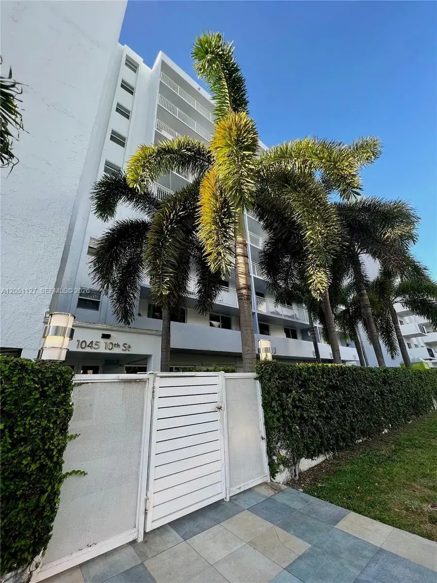 1 bedroom 1 bath Residential Lease for rent at 1045 10th St # 902, Miami Beach FL 33139