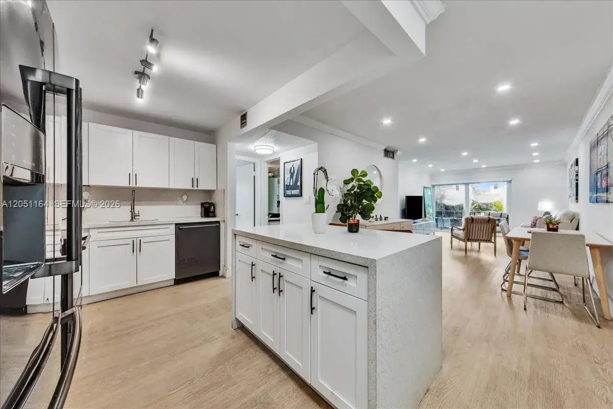 2 bedroom 2 bath Residential for sale at 9225 SW 87th Ave # A12, Miami FL 33176