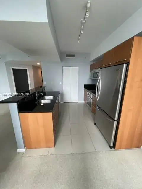 1 bedroom 2 bath Residential Lease for rent at 253 NE 2nd St # 1202, Miami FL 33132