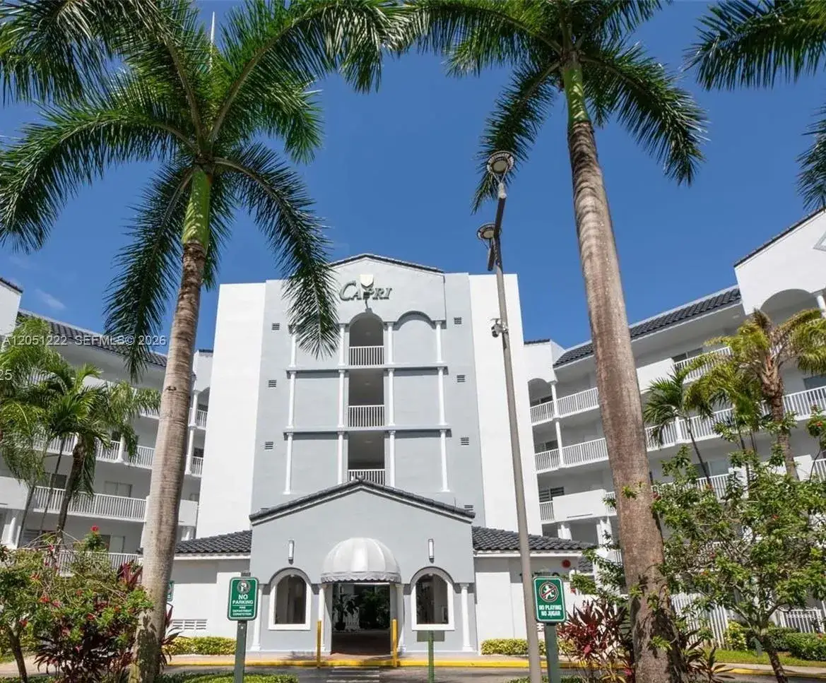 3 bedroom 2 bath Residential for sale at 10700 NW 66th Street # 508, Doral FL 33178