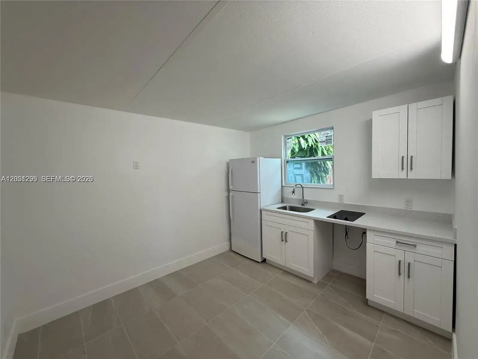 1 bedroom 1 bath Residential Lease for rent at 6765 SW 34th St # 1, Miami FL 33155