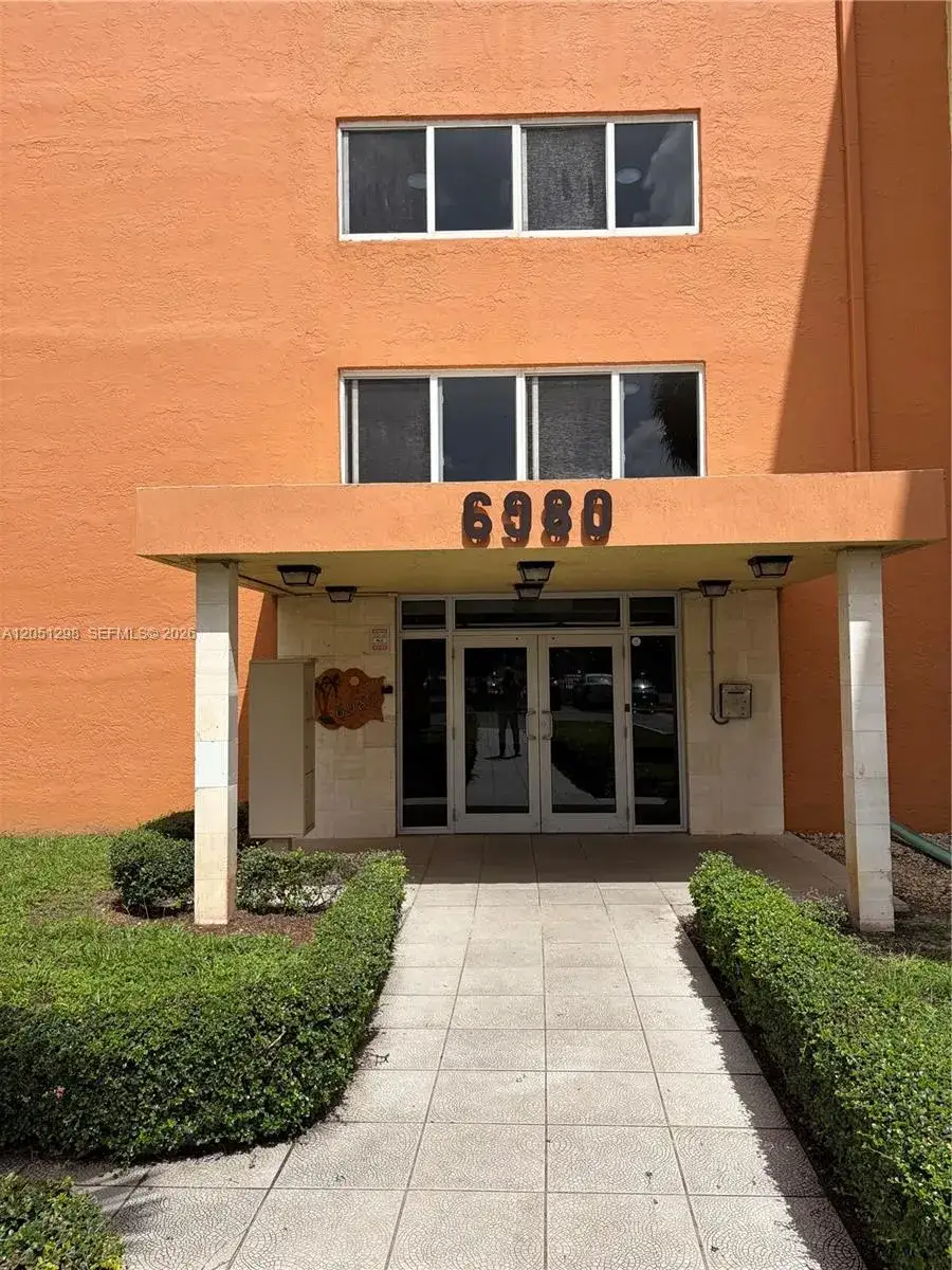 6980 NW 186th St # 525A, Hialeah FL 33015