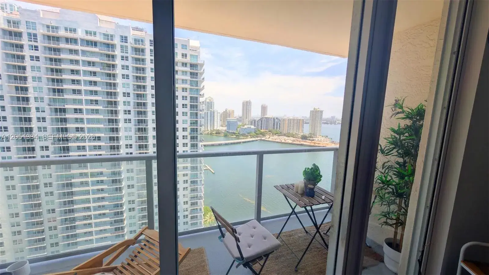2 bedroom 2 bath Residential Lease for rent at 1155 Brickell Bay Dr # 2508, Miami FL 33131