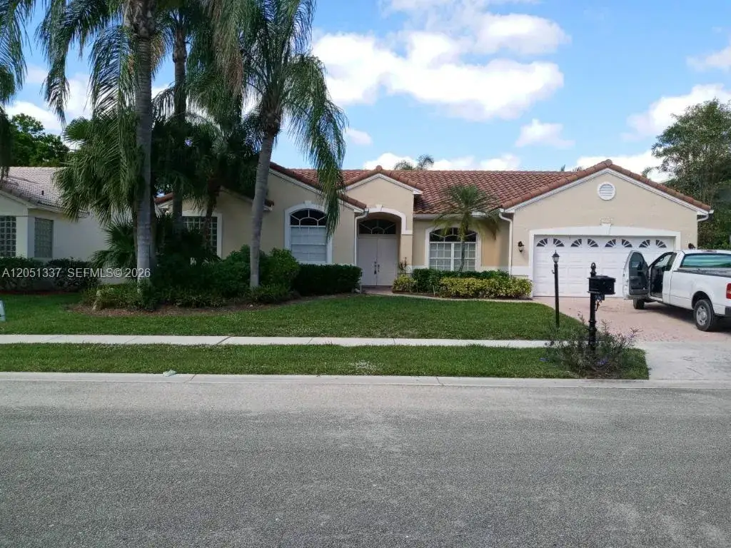 4 bedroom 2 bath Residential Lease for rent at 9367 LAKE SERENA, Boca Raton FL 33496