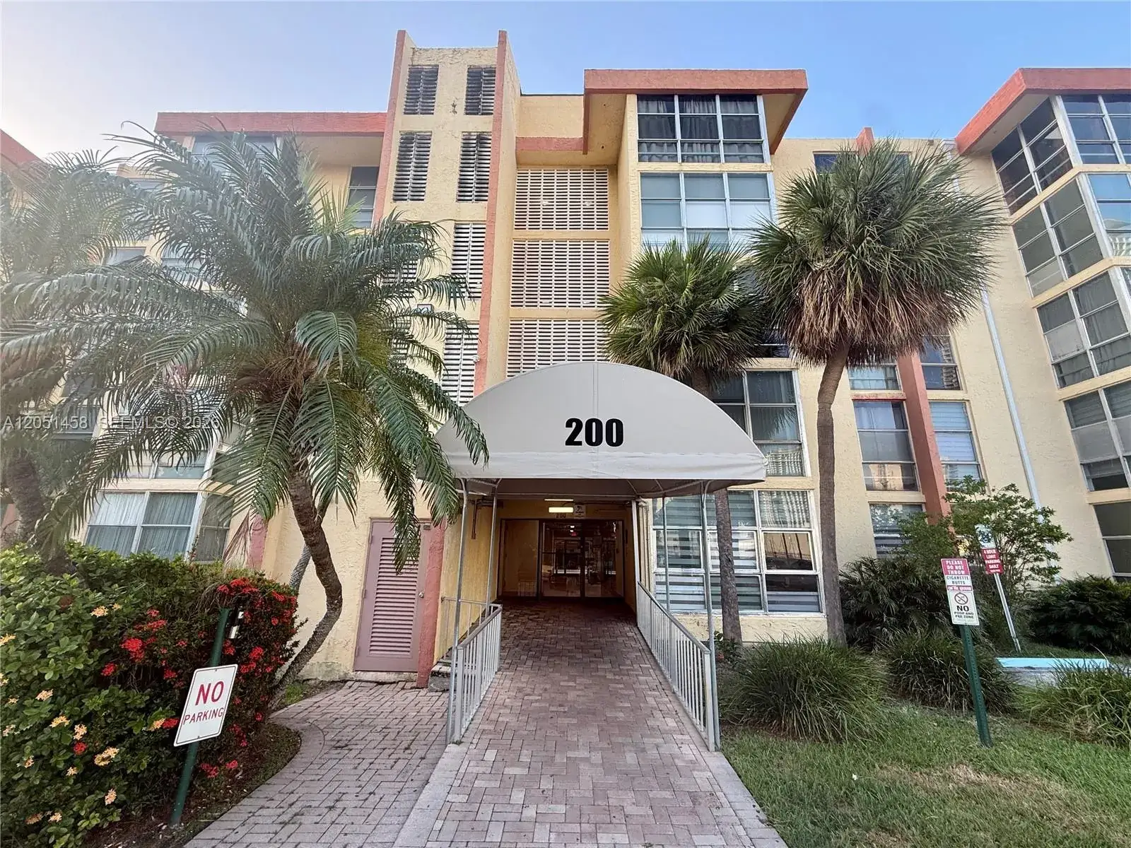 1 bedroom 1 bath Residential Lease for rent at 200 172nd St # 416, Sunny Isles Beach FL 33160