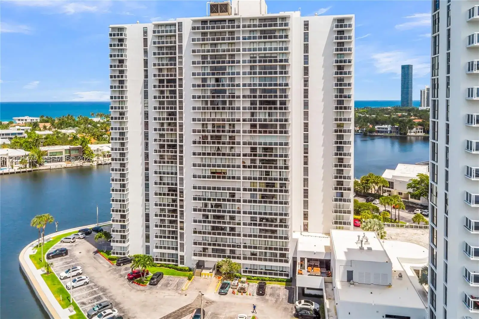 1 bedroom 1 bath Residential for sale at 20515 E Country Club Dr # 248, Aventura FL 33180