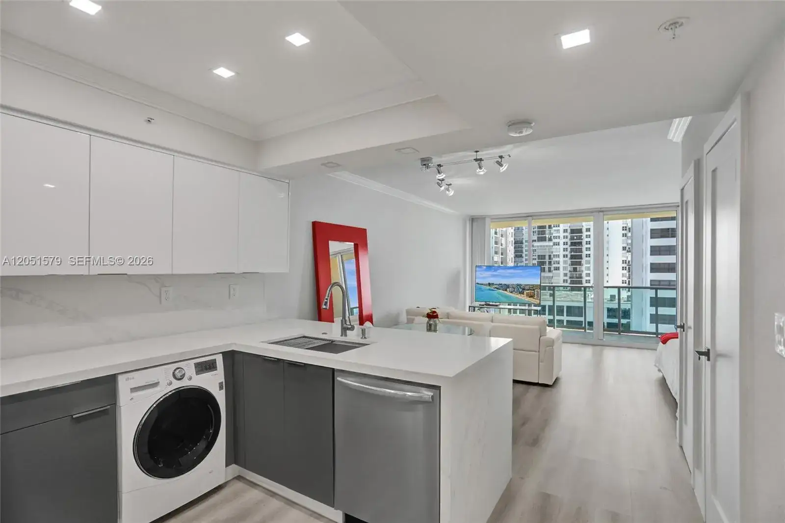 1 bath Residential Lease for rent at 2501 S Ocean Dr, Hollywood FL 33019
