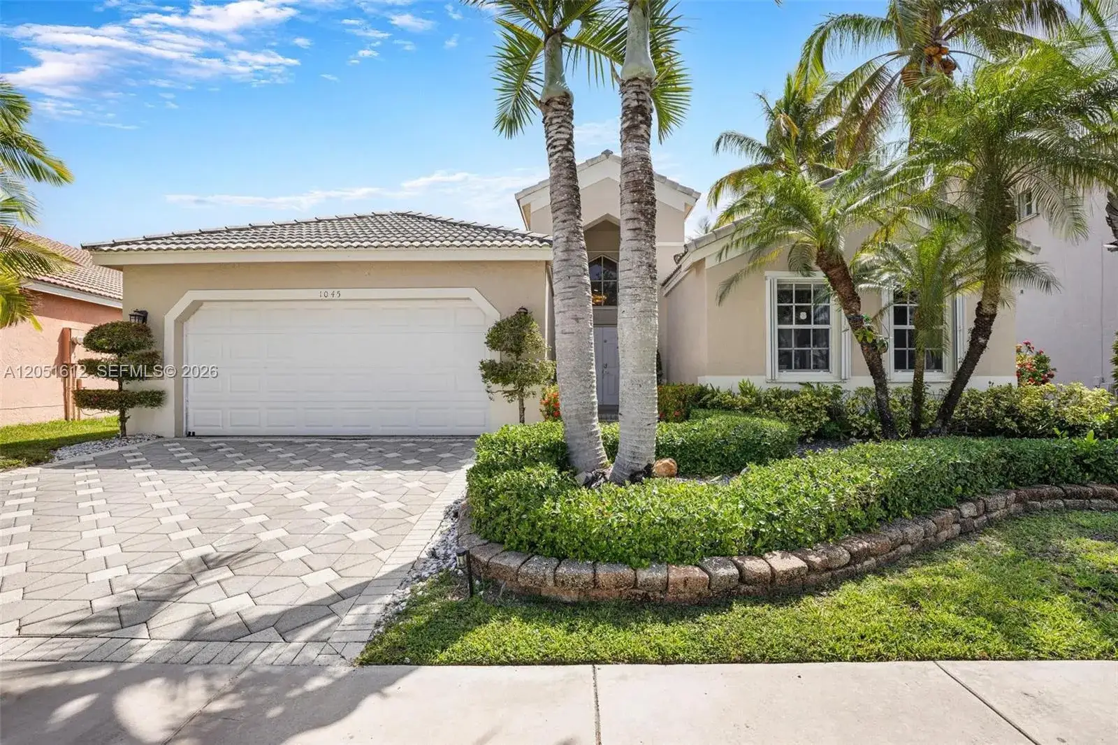 4 bedroom 3 bath Residential Lease for rent at 1045 Cedar Falls Dr # 0, Weston FL 33327