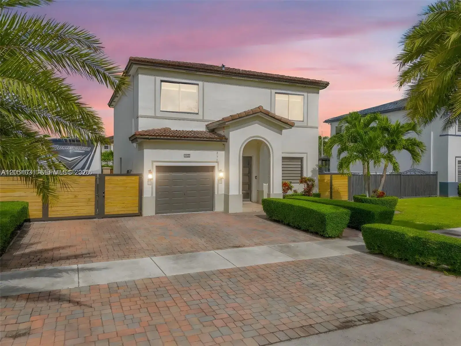 5 bedroom 4 bath Residential for sale at 27260 SW 136th Path, Homestead FL 33032