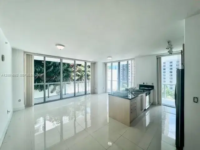 2 bedroom 2 bath Residential Lease for rent at 1111 SW 1st Ave # 1219, Miami FL 33130