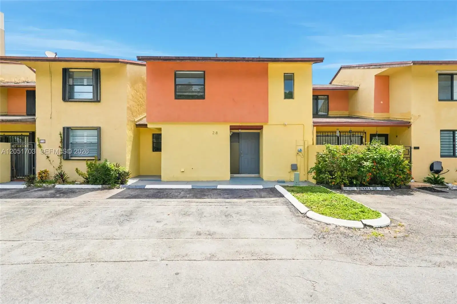 3 bedroom 3 bath Residential for sale at 9674 Fontainebleau Blvd # 28, Miami FL 33172